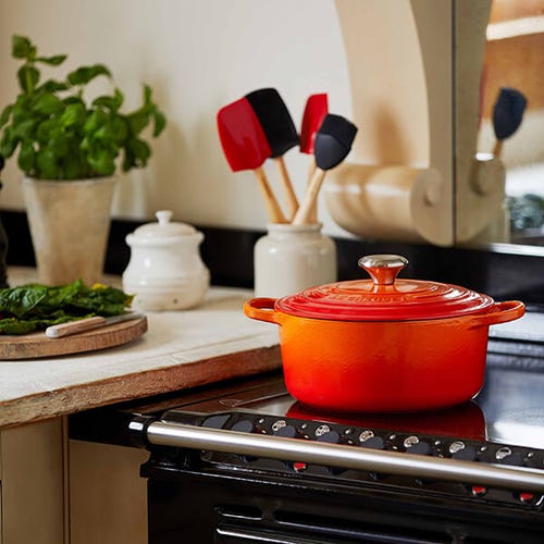 Cast Iron Dutch Oven 6-Quart Pre-Seasoned Loop Handles Versatile
